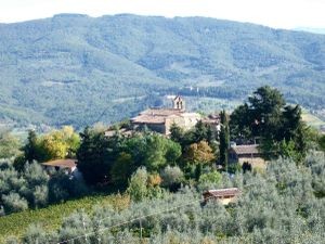 Pieve di San Cresci - Zentraler Raum des Künstlertreffs Macina di San Cresci - Inhaberin Demetria Verduci - Künstler Alfredo Futuro