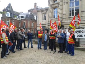 Libertés syndicales: rassemblement devant le tribunal de Dieppe