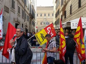 À ROME : SOLIDARITÉ internationaliste avec les travailleurs en lutte contre la LOI TRAVAIL