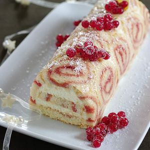 Bûche royale coco groseille