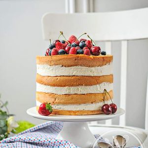 Naked cake aux fruits rouges