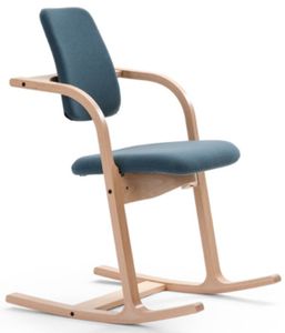 Beaux sièges, confortables et ergonomiques