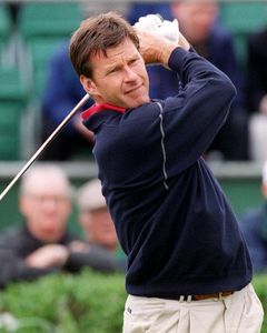 NICK FALDO, UN 18 DE JULIO, NACE EL GOLFISTA INGLES, EL MAS GRANDE DE EUROPA, EFEMERIDES DEPORTIVAS