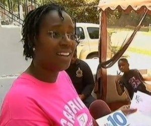 MULTAN A UNA MUJER POR ALIMENTAR A NIÑOS POBRES, NOTICIAS INSOLITAS