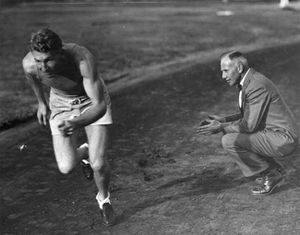 CHARLIE PADDOCK, UN 11 DE AGOSTO, NACE EL ATLETA ESTADOUNIDENSE, DOBLE CAMPEÓN OLÍMPICO, EFEMERIDES DEPORTIVAS