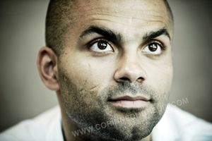Tony Parker droit dans les yeux