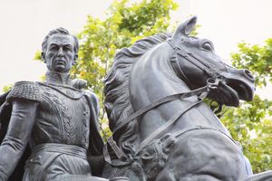 Manifestiamo il nostro sostegno alla Rivoluzione Bolivariana!