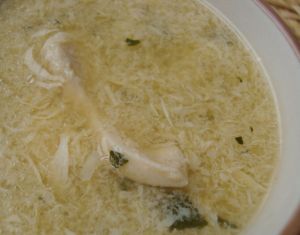 Soupe à l'œuf et au poulet