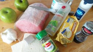 Rôti de porc aux pommes et à l'ail