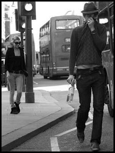 Les Babyshambles peuvent dire que "dans une industrie d'imbéciles, de sbires et de nécrophages si tu n'es pas une marionnette ou un pantin, tu..."