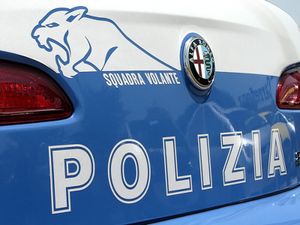 Polizia, le "pantere" sono dei bidoni da rottamare: "Situazione insostenibile" „Polizia, le "pantere" sono dei bidoni da rottamare: "Situazione insostenibile"