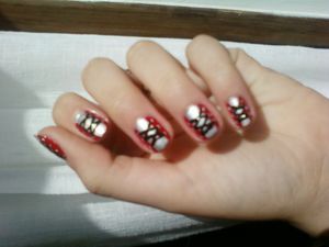 Nail Art Converse (ou Corset !!!)