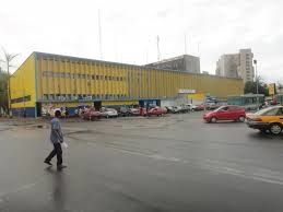 Une vue de la poste de Bonanjo