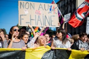 10000 manifestants à Marseille contre le F-haine