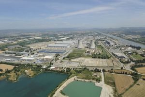 Tricastin Areva : fuite de 30kg d'oxyde d’uranium radioactifs après la rupture de confinement d’une tuyauterie aérienne