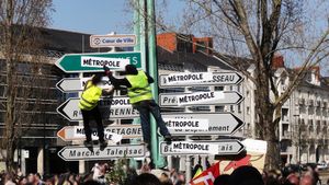 Manifestation de Nantes : des casseurs, mais aussi des tracteurs