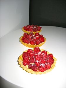 Tartelettes à la crème pâtissière et aux framboises
