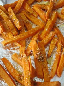 Frites de patates douces gratinées au parmesan