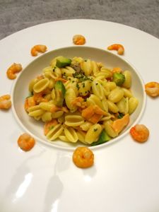 Pâtes au saumon, crevettes et à l'avocat