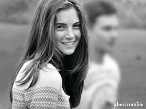 Fashion Designer mit Abercrombie fitch kombinierten Verschleiß