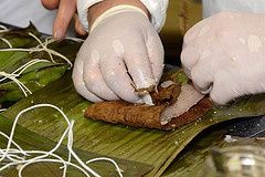 Chefs crean exóticos platillos con habanos de Cuba