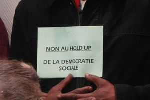 Suffrage prudhommal universel décapité !
