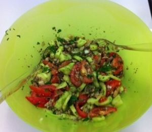 Entrée du jour : salade de crudités à la sardine