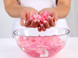 Come fare l'acqua profumata