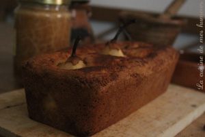 Le dessert de Béorn : Cake aux poires pochées au cidre, épices et miel