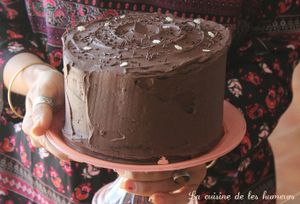 Un gros gâteau au chocolat !