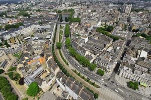 Un grand moment de solitude ou les péquenots à la ville