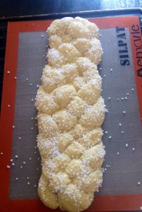 Comment tresser une brioche à 5 brins?