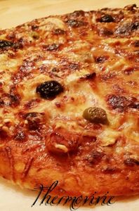 Pizza Barbecue poulet chèvre miel