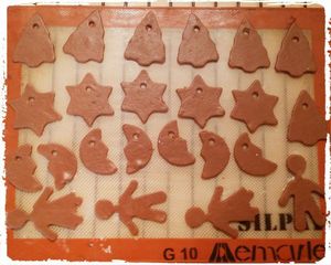 Sablés au sucre à accrocher au sapin