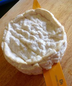 Camembert au four et chips de pomme