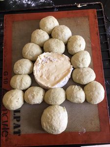 Sa Pain de mie au Pesto et camembert coulant