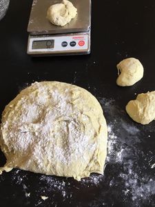 Sa Pain de mie au Pesto et camembert coulant