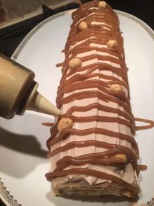 Bûche à la crème de marrons et tuiles au chocolat