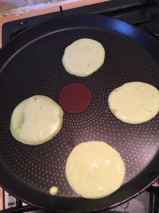 pancakes de petits pois au saumon fumé