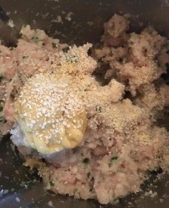 Boulettes de poulet à la menthe sauce au fromage blanc