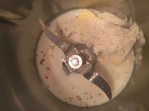 Pains à Hot Dog et sauce au cheddar, recette au thermomix