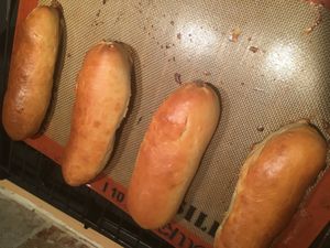 Pains à Hot Dog et sauce au cheddar, recette au thermomix