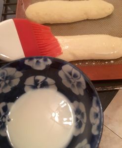 Pains à Hot Dog et sauce au cheddar, recette au thermomix