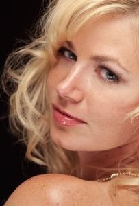 INTERVIEW : JESSICA CAMERON