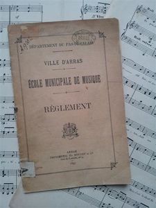 Réglé comme du papier à musique