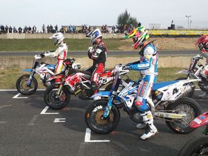 Supermoto à Carole