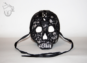 Skull Miss Goth Pin-Up