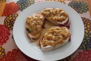 Pechuga de pollo con cebolla caramelizada