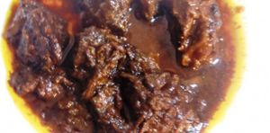 Carrillada de cerdo con tomate