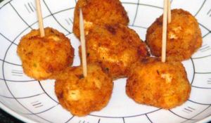 Bolitas de gambas y bacon